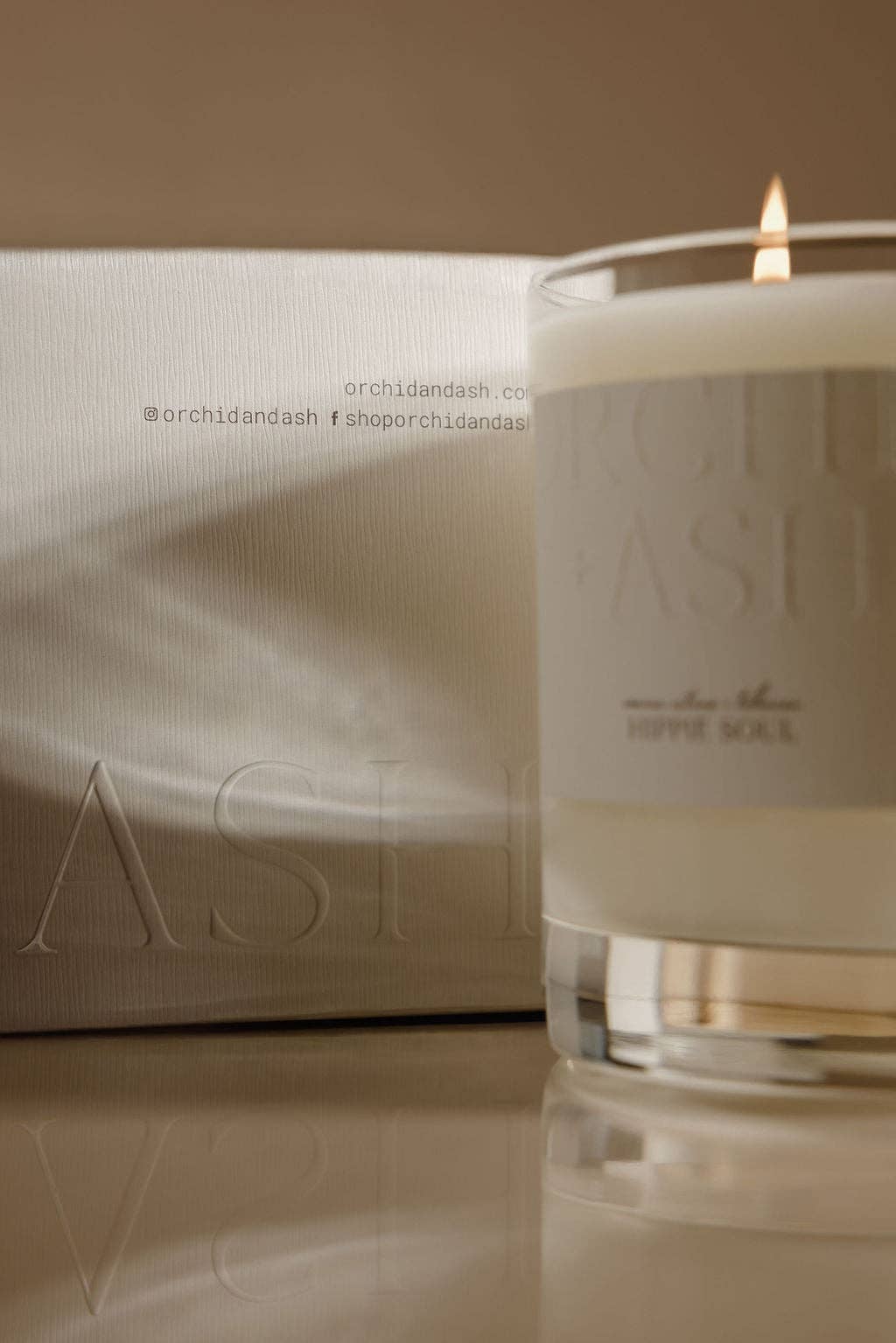Warm Citrus + Tobacco | HIPPIE SOUL natural candle