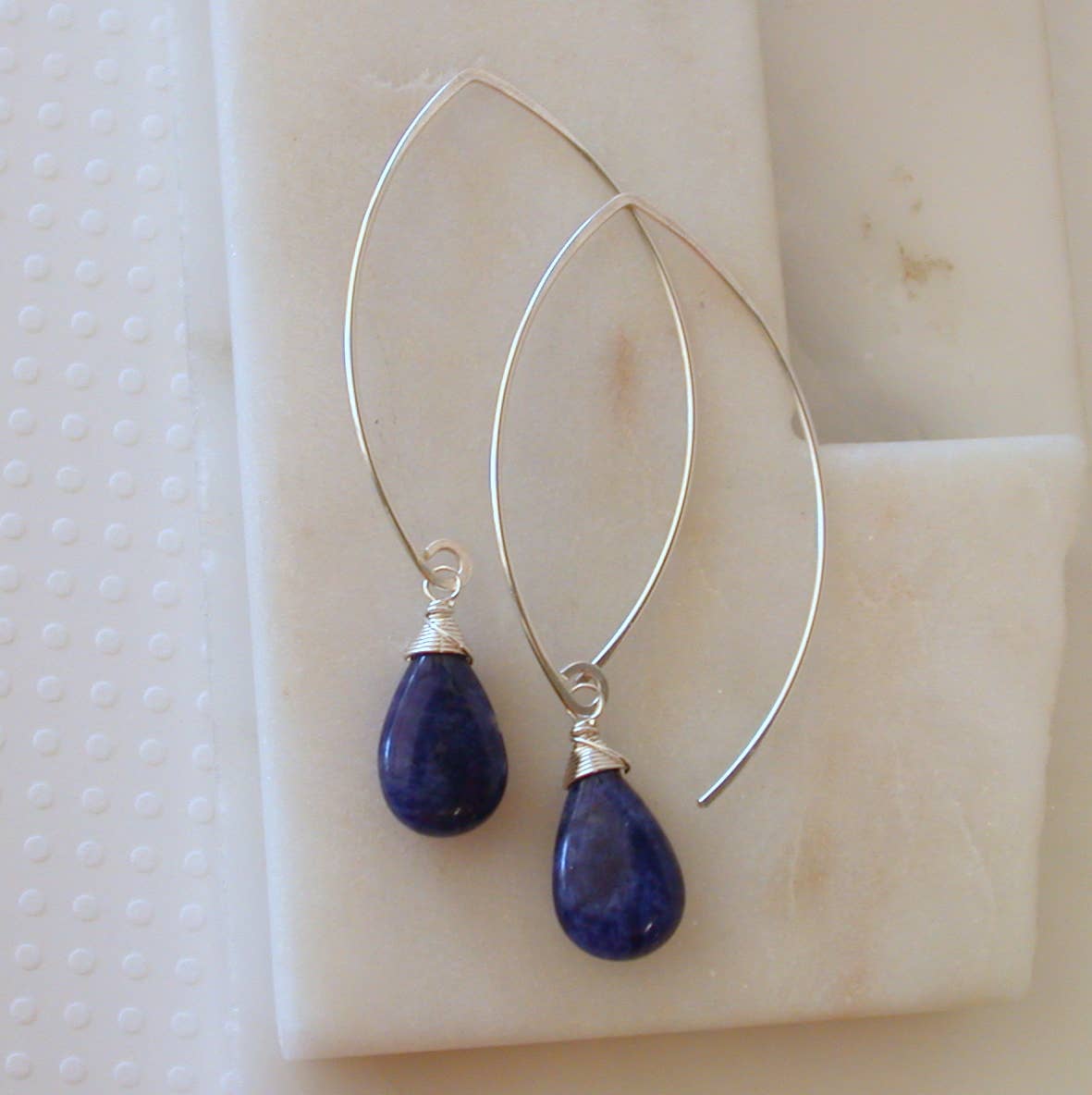 Sodalite Curving Earrings