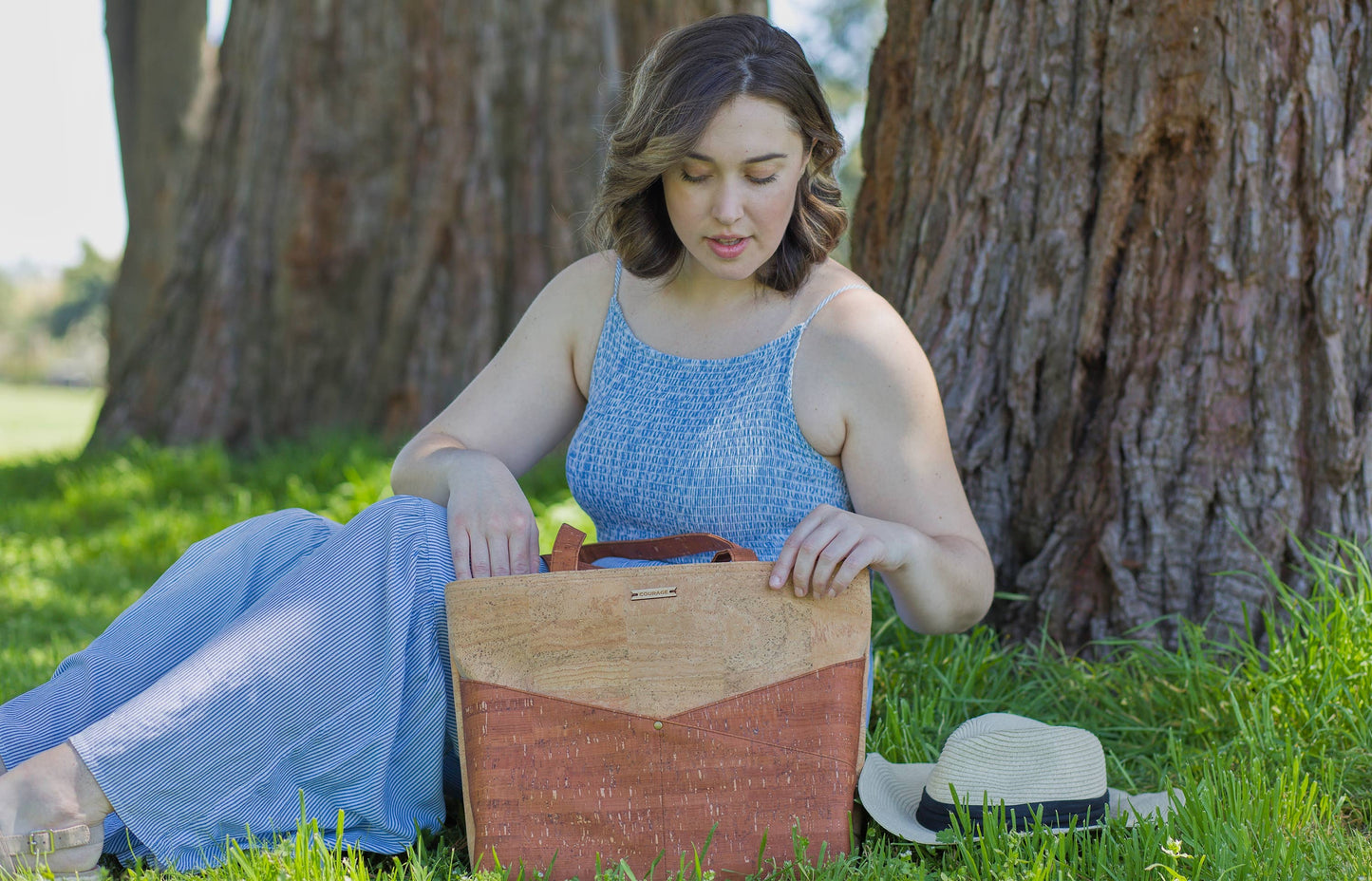 ADVOCATE zippered tote | SEPIA